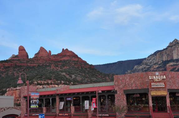 A cidade de Sedona, no Arizona, Estados Unidos, está no meio de uma incrível paisagem